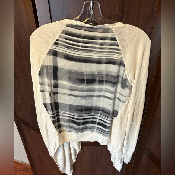 White patterned cardigan - Picture 2 of 3